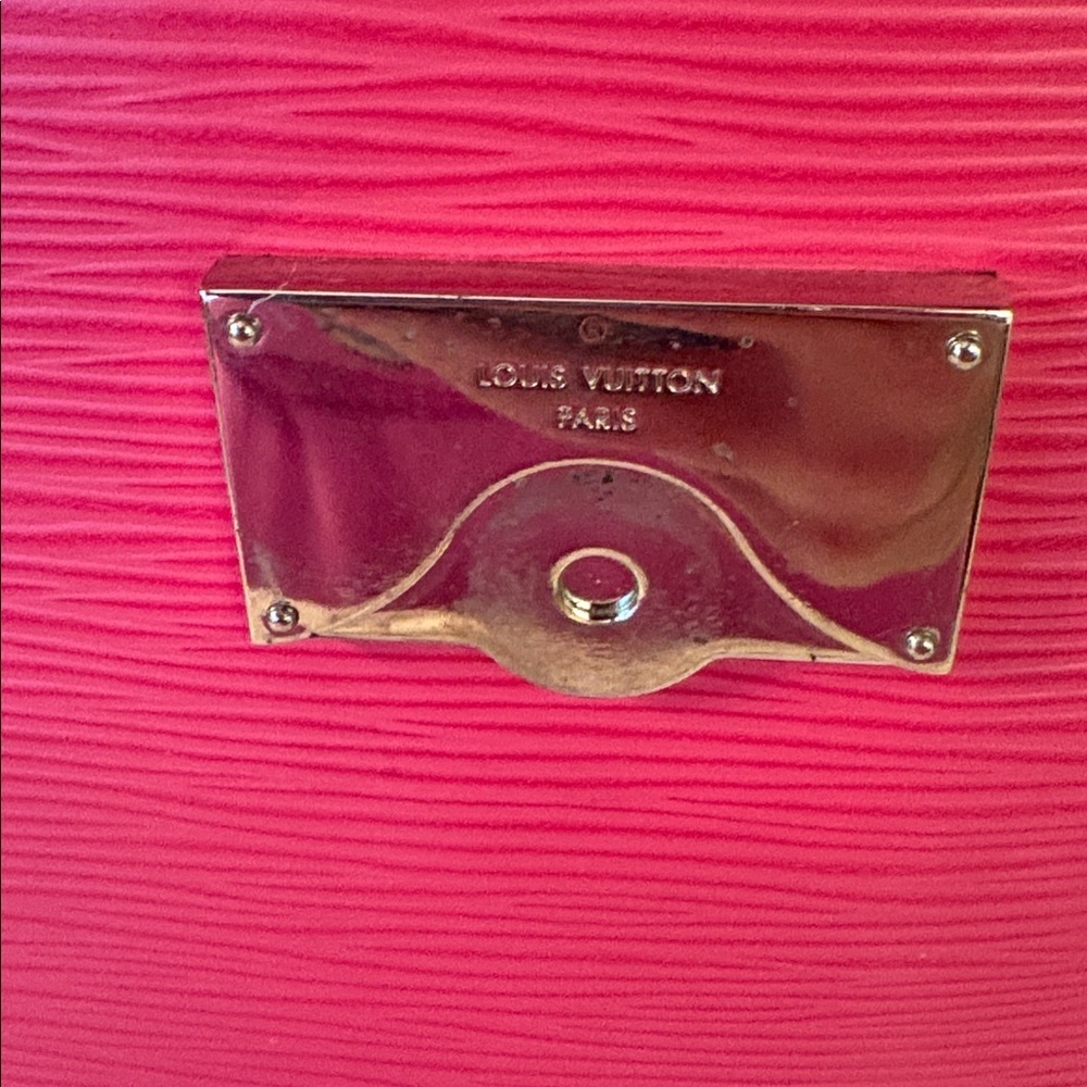 Louis Vuitton Epi Cluny BB Fuchsia Satchel - Picture 12 of 16